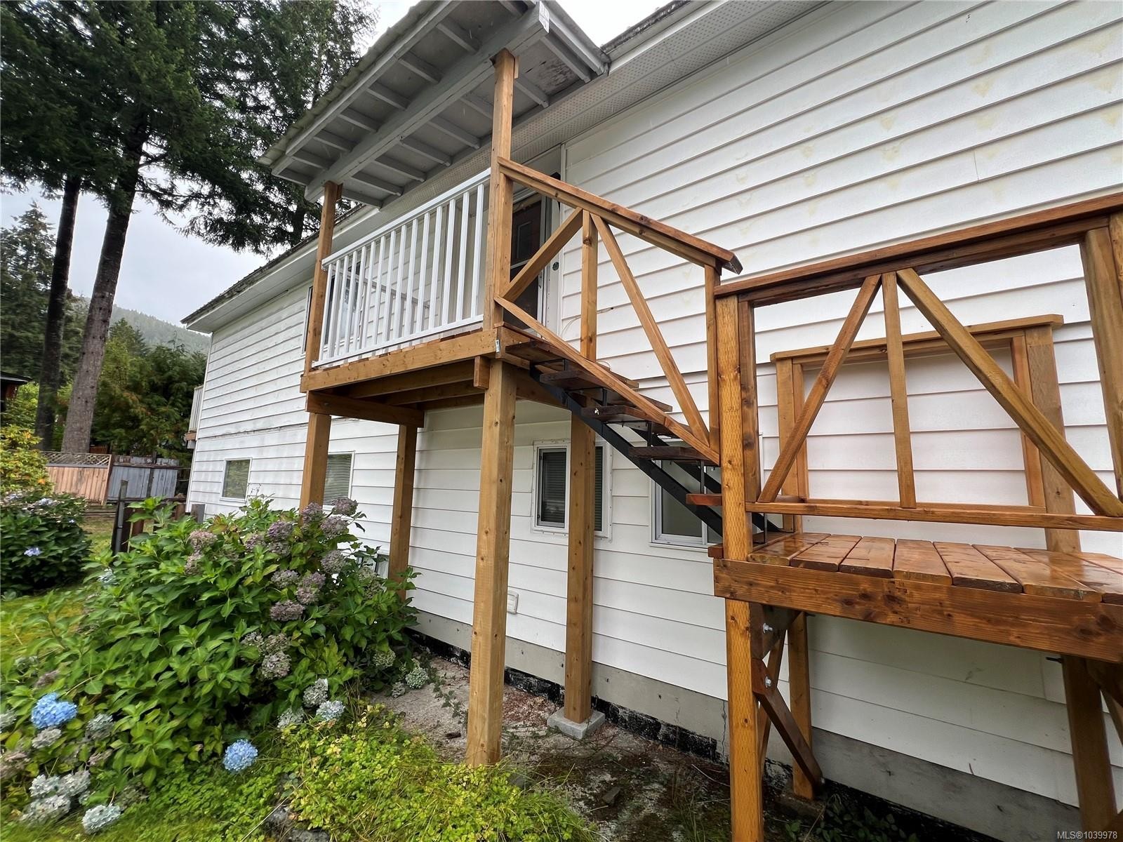 406 Matchlee Dr, Gold River, BC