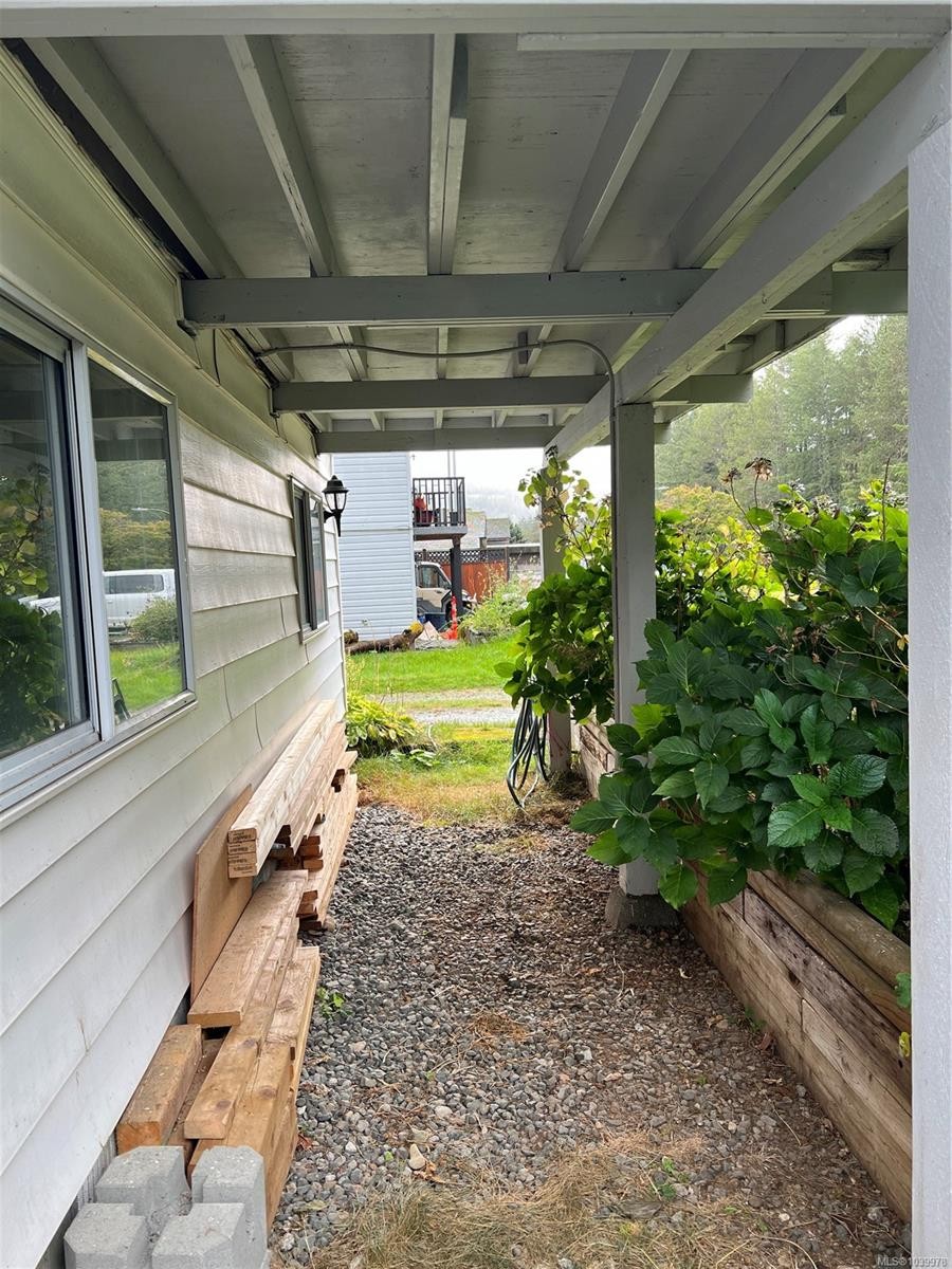 406 Matchlee Dr, Gold River, BC