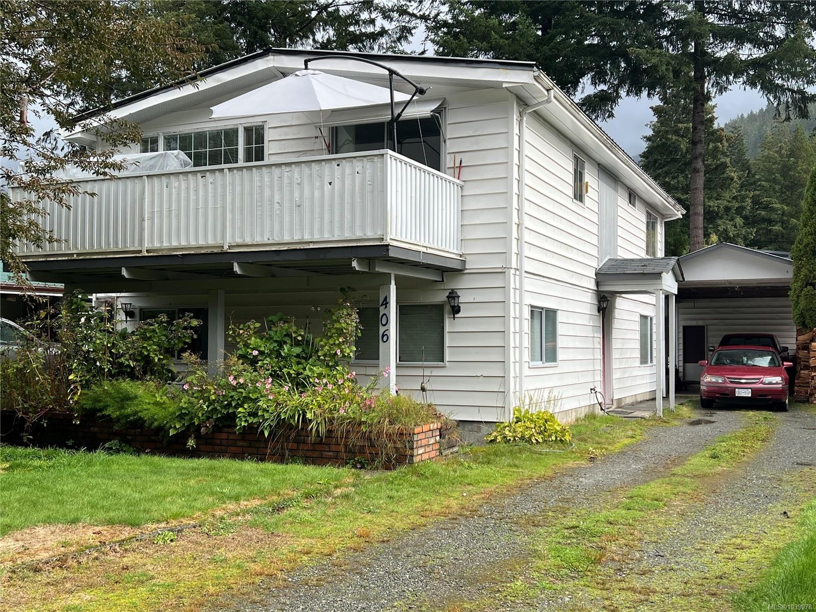 406 Matchlee Dr, Gold River, BC
