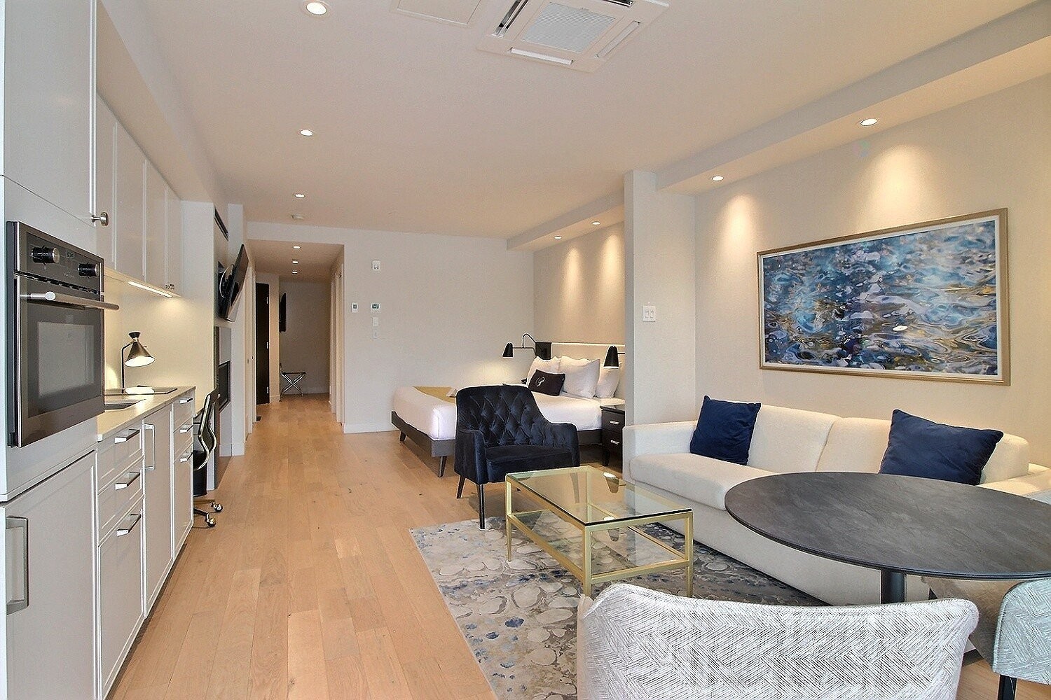 Overall view - 114-694 Ch. Ripple Cove, Ayer'S Cliff, QC - Indoor Photo Showing Living Room