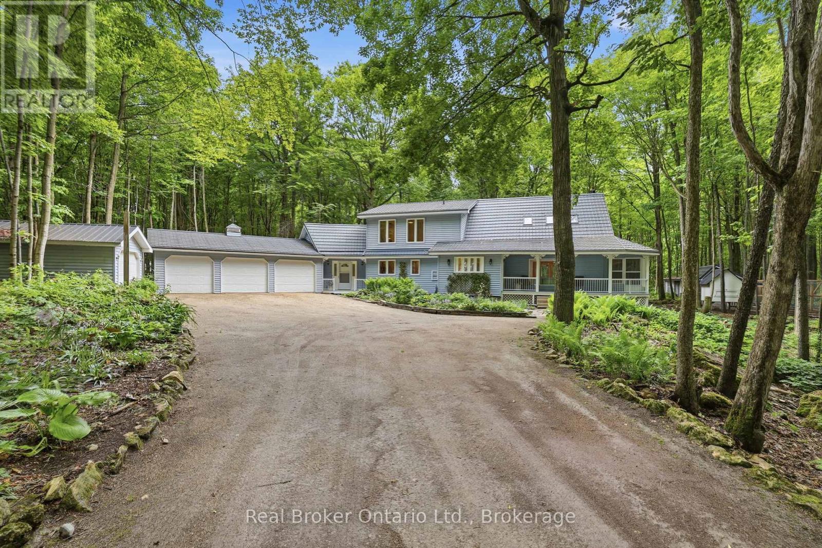 Farmhouse in the woods - 805500 25 Side Road, Grey Highlands, ON