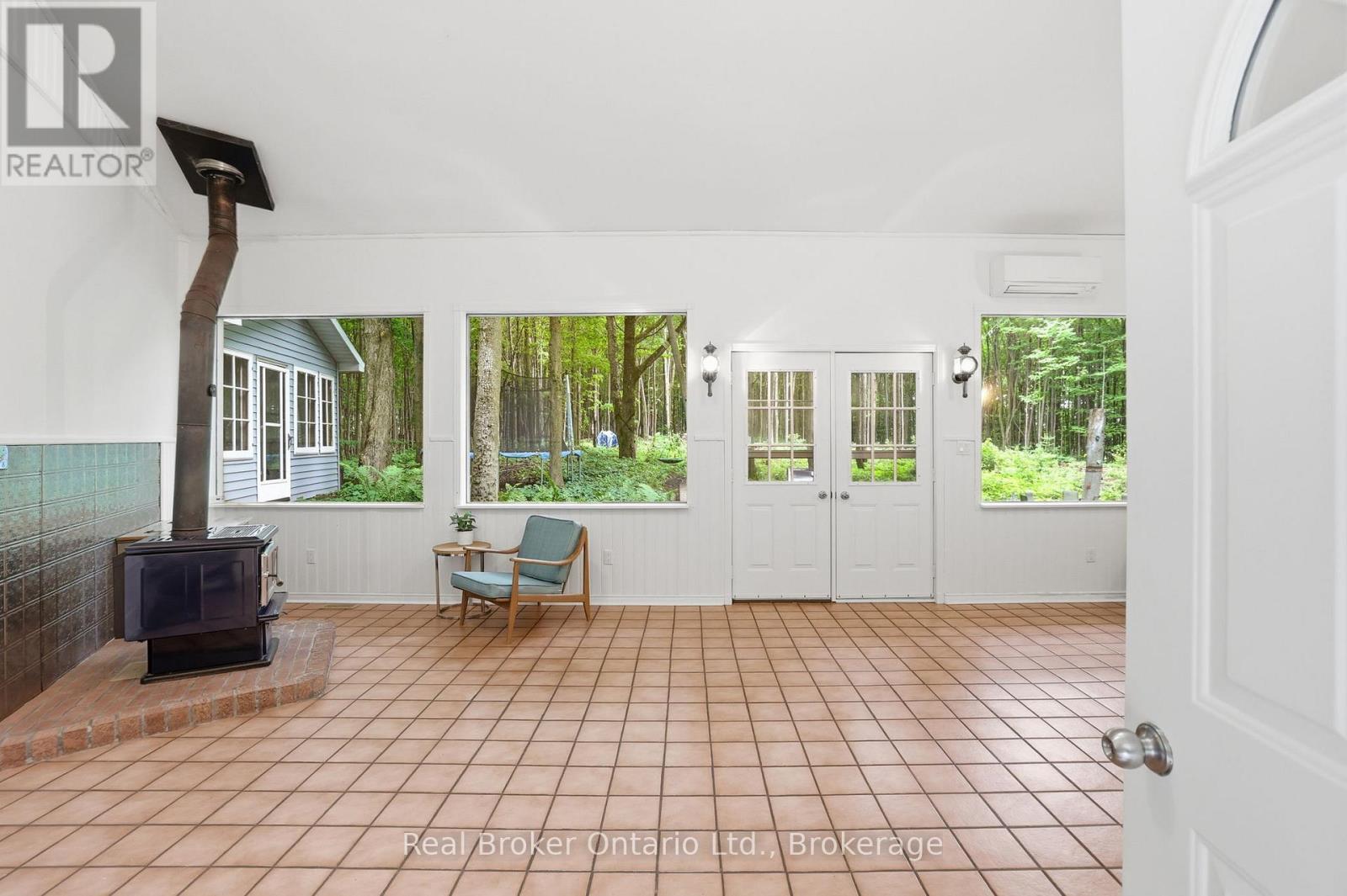 Massive Mudroom - 805500 25 Side Road, Grey Highlands, ON