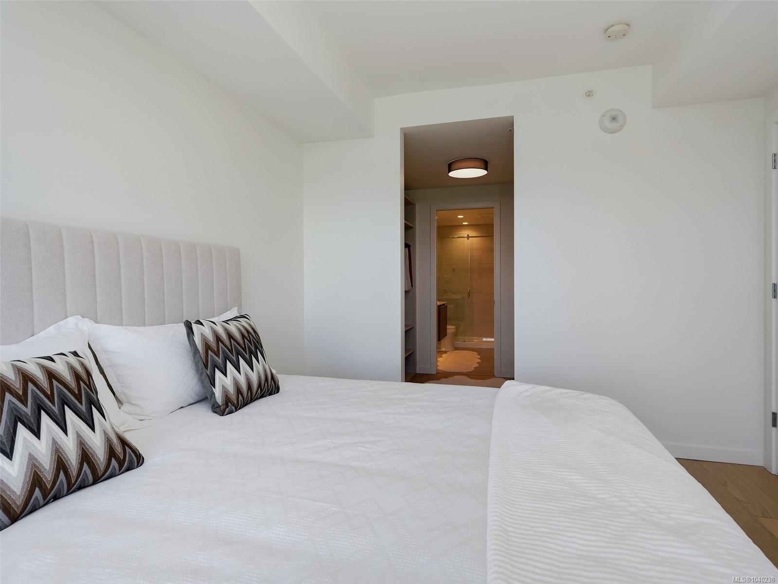 #914-2000 Hannington Rd, Langford, BC