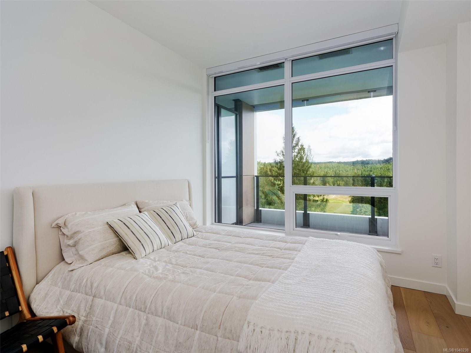 #914-2000 Hannington Rd, Langford, BC