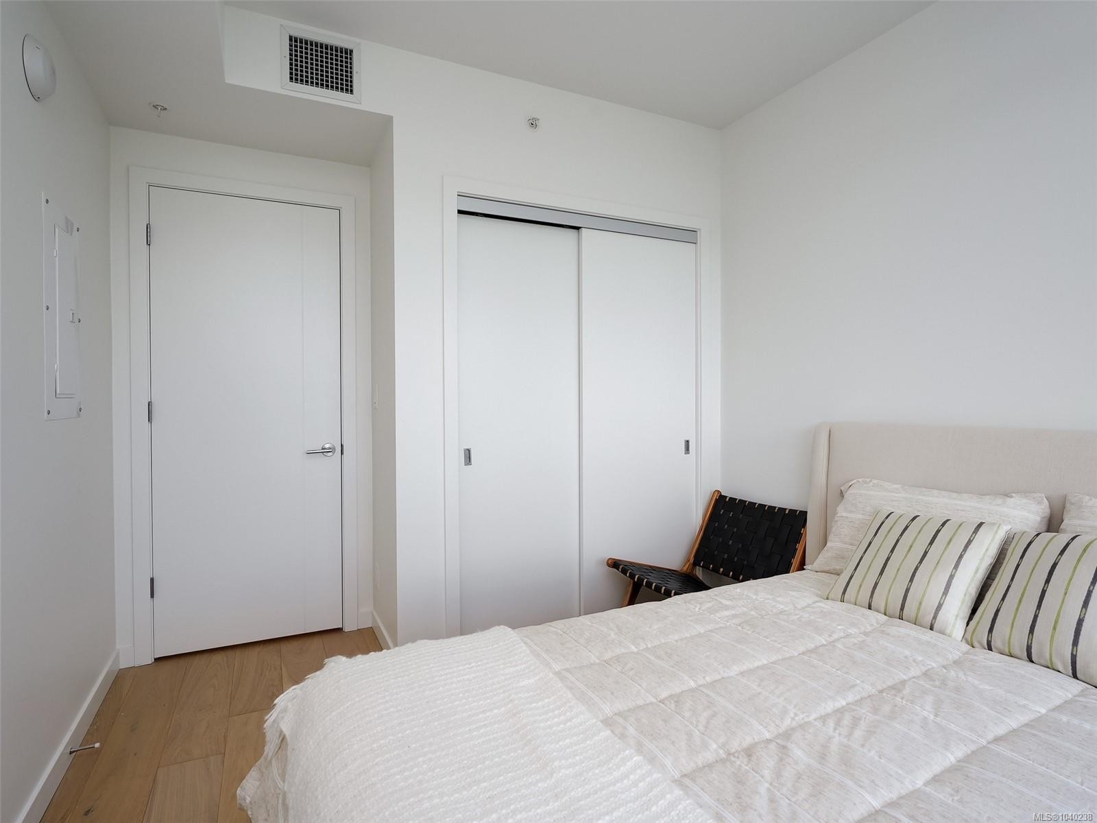 #914-2000 Hannington Rd, Langford, BC