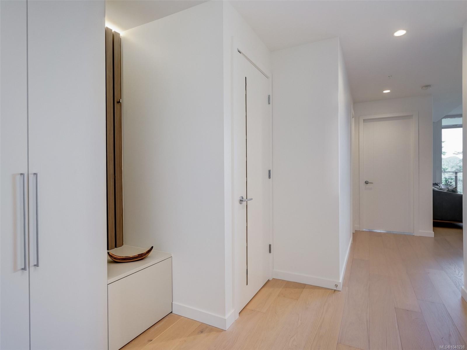 #914-2000 Hannington Rd, Langford, BC