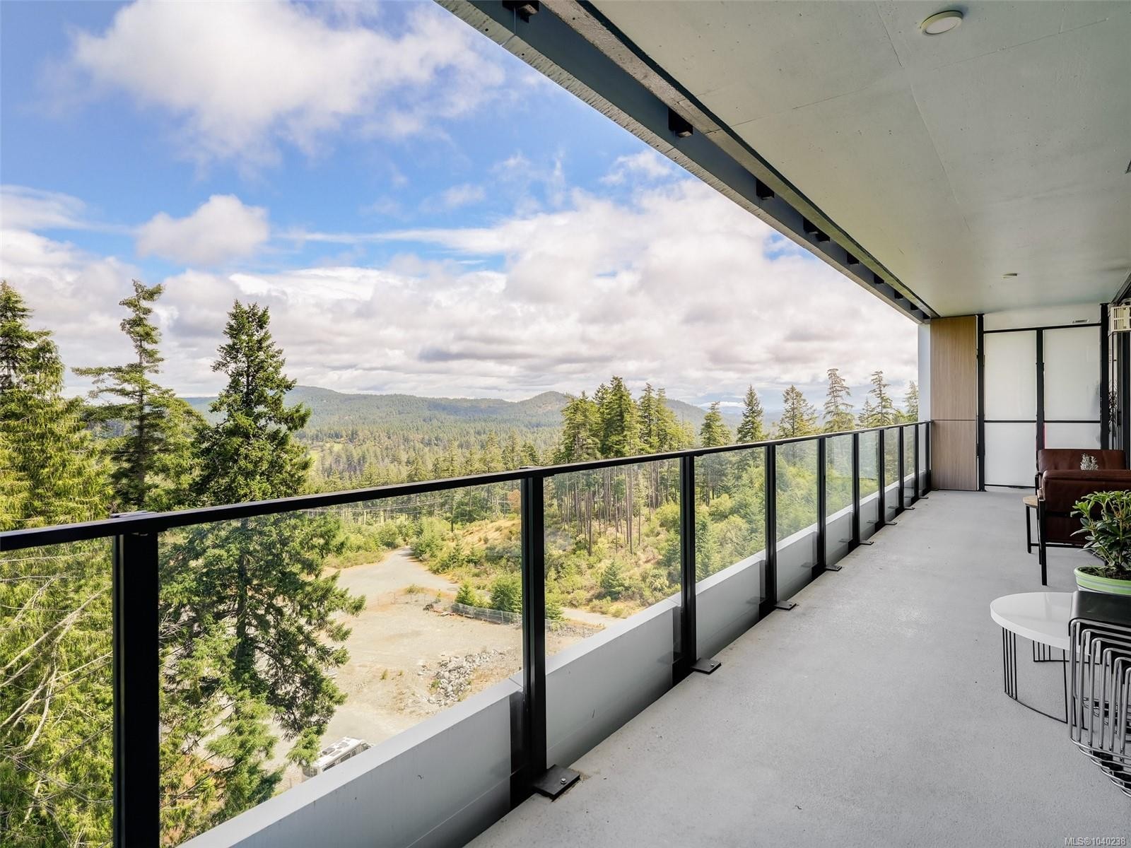 #914-2000 Hannington Rd, Langford, BC