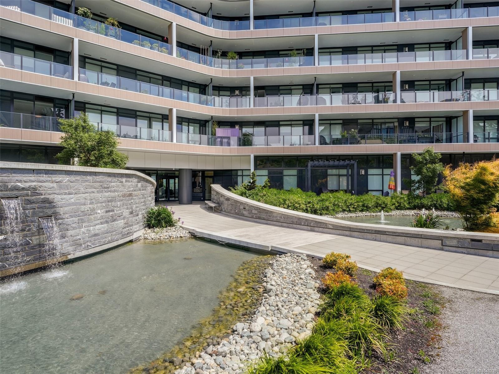 #914-2000 Hannington Rd, Langford, BC