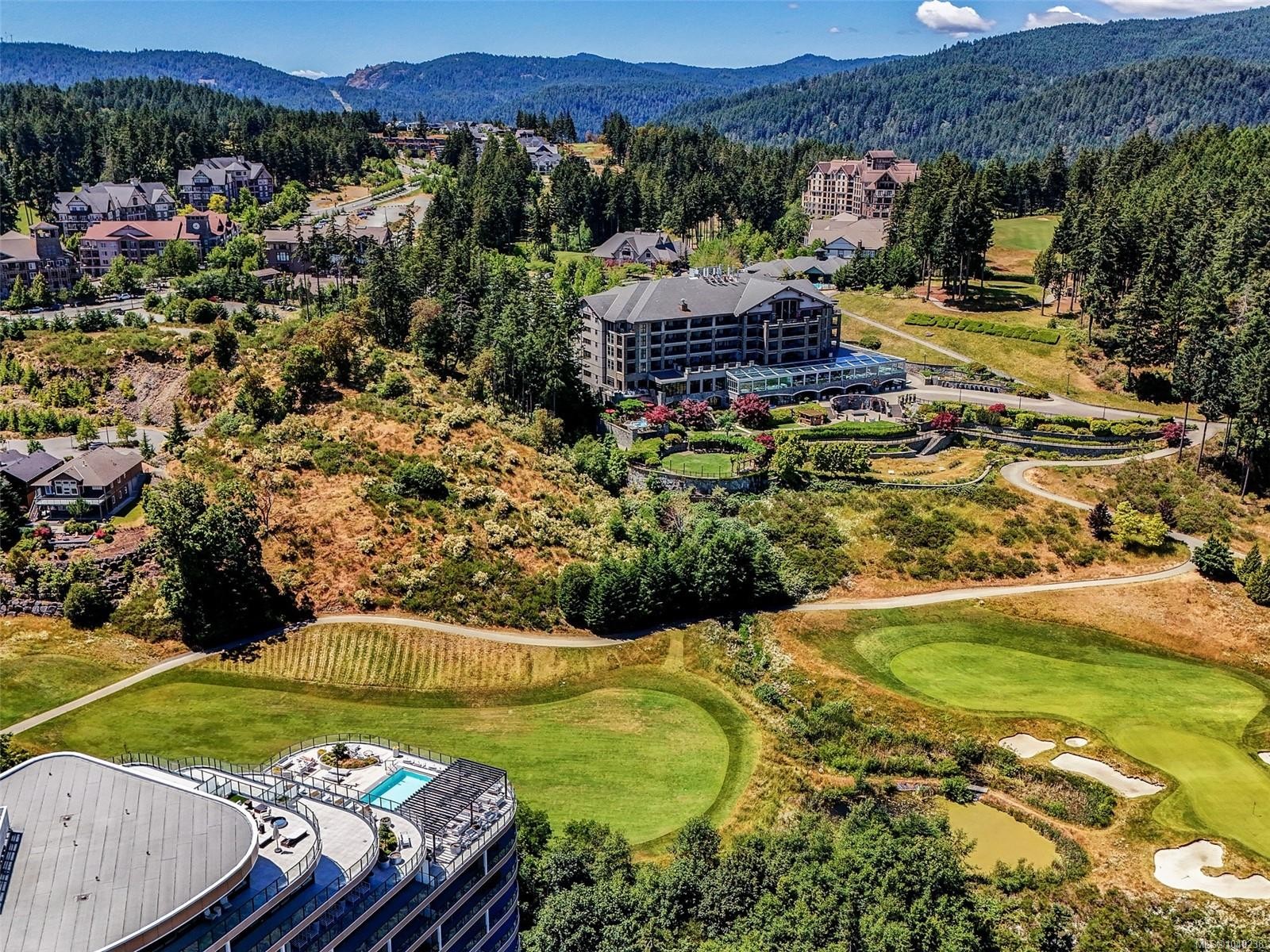 #914-2000 Hannington Rd, Langford, BC