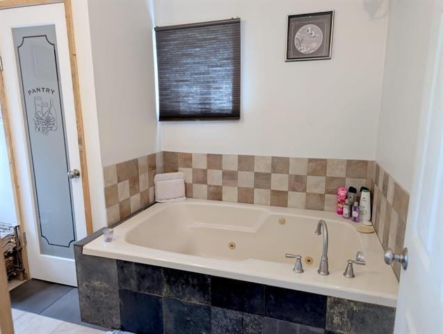 63 Railway Ave, Tolstoi, MB