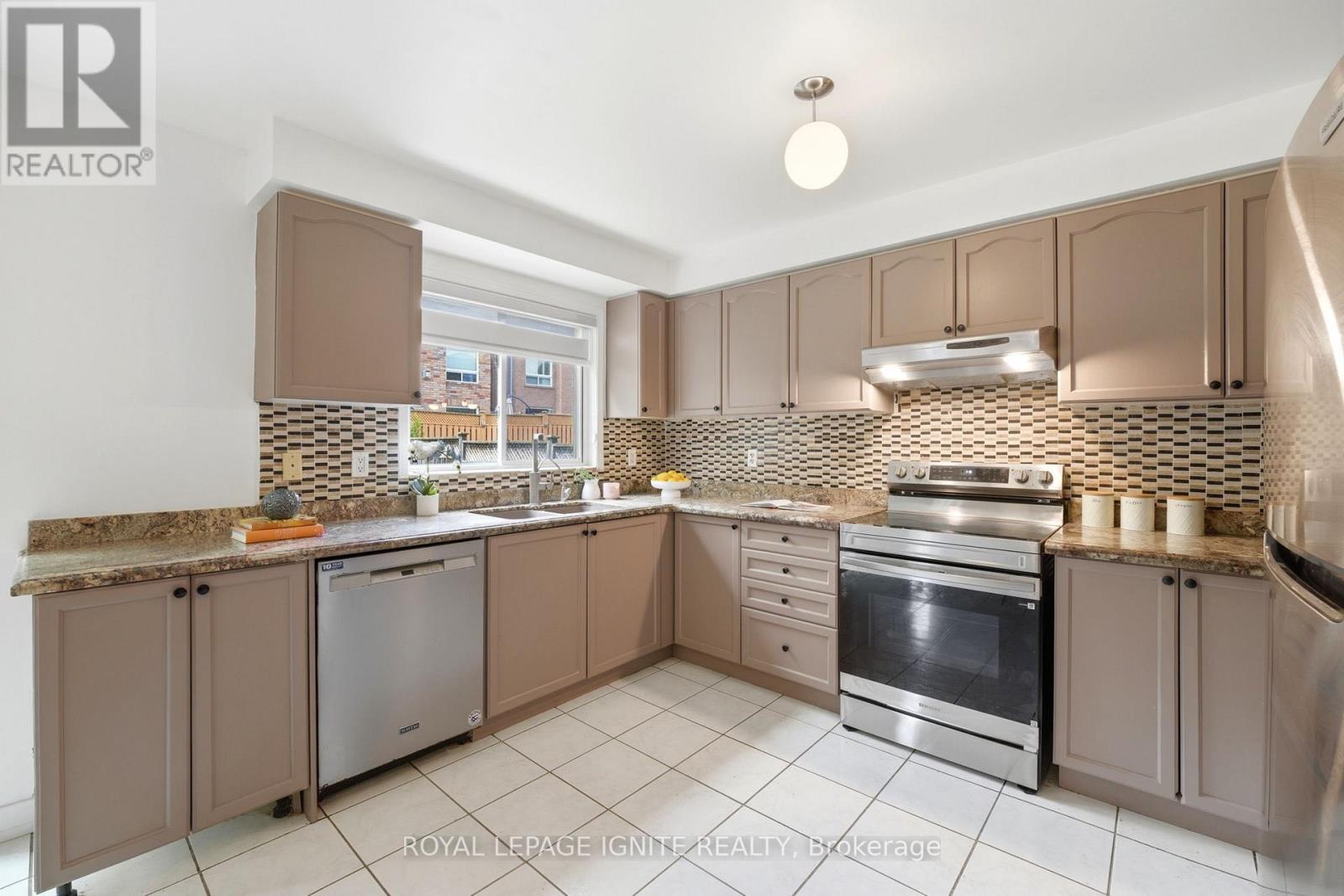58 Williamson Drive E, Ajax, ON