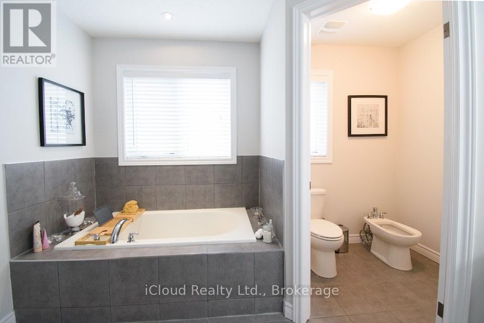 264 Blair Creek Drive, Kitchener, ON