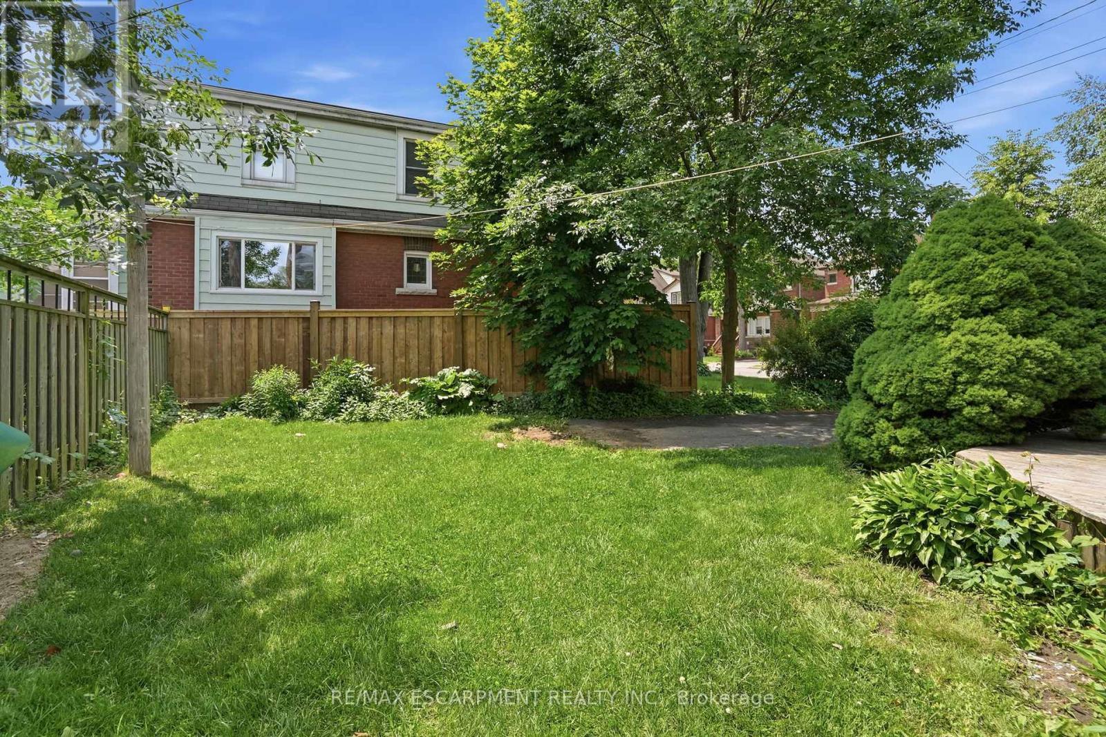 1642 King Street E, Hamilton, ON