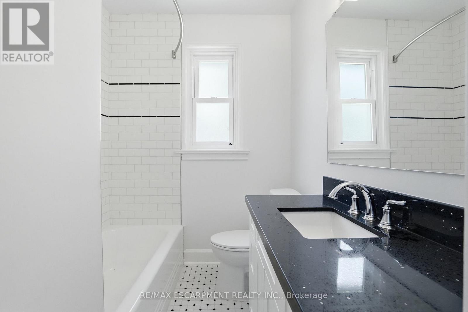 1642 King Street E, Hamilton, ON