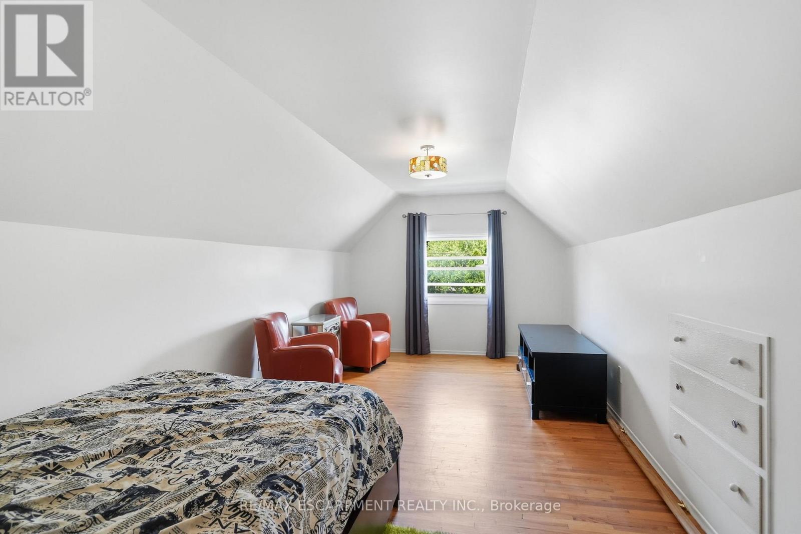 1642 King Street E, Hamilton, ON