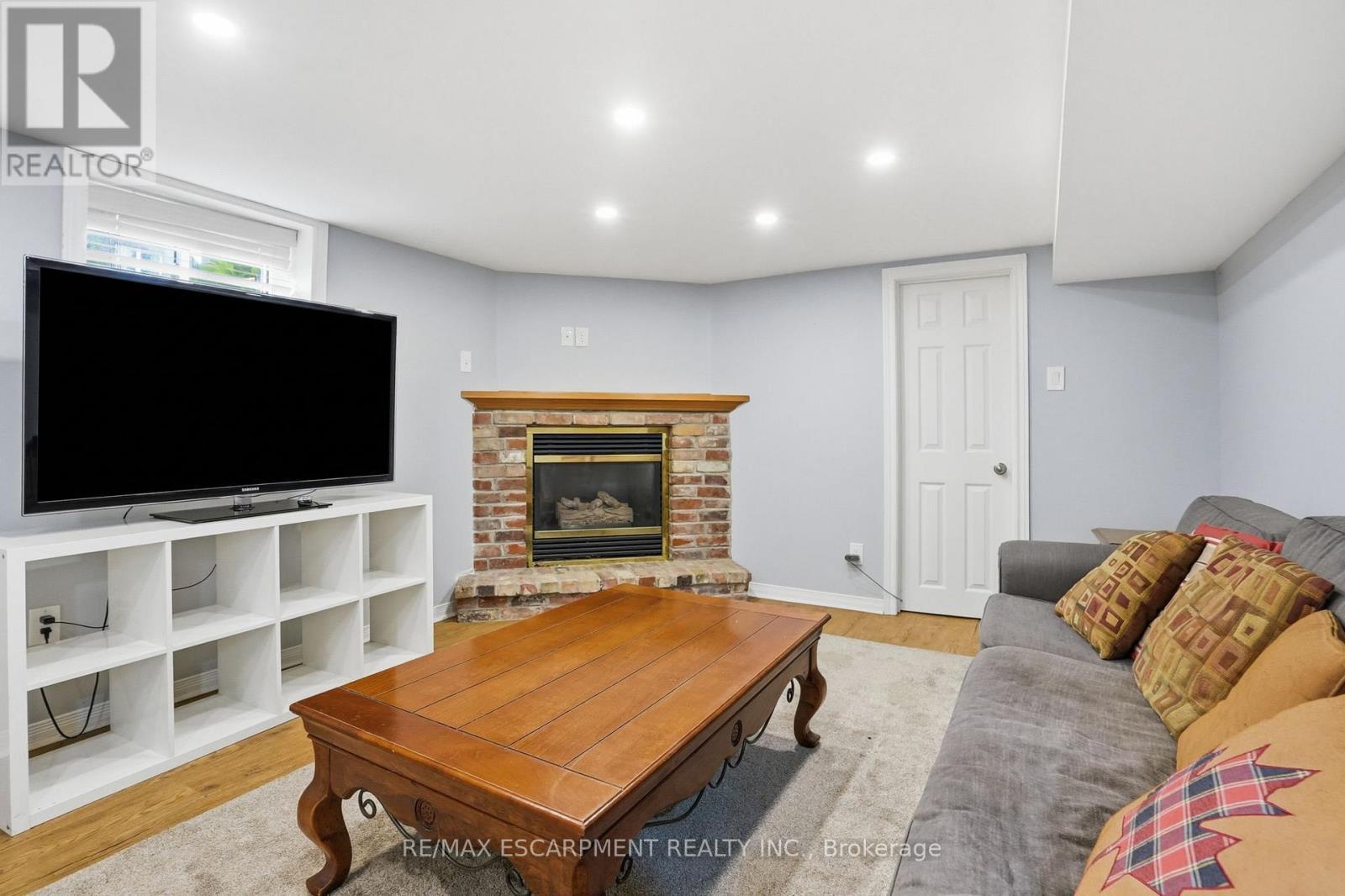 1642 King Street E, Hamilton, ON