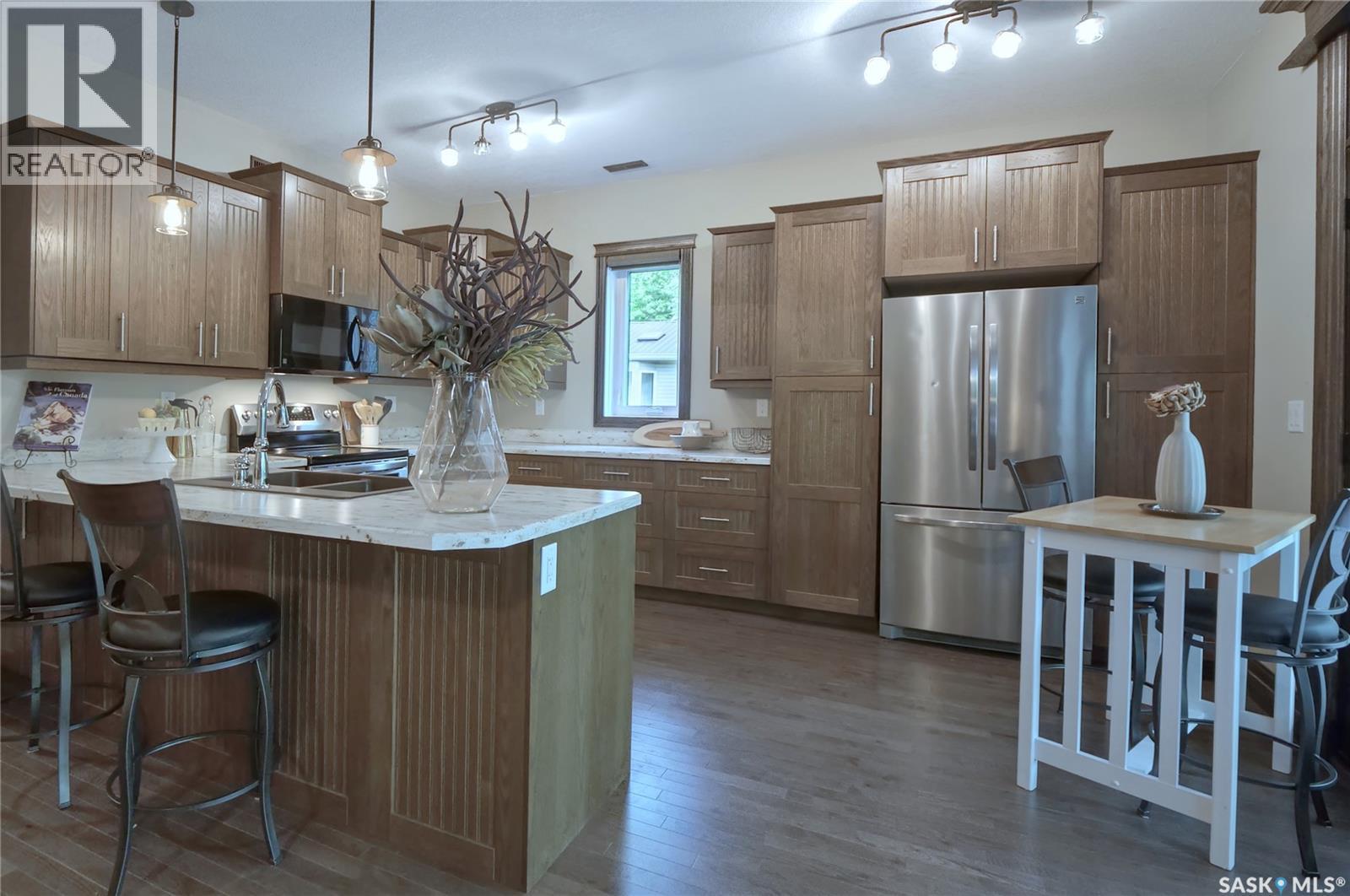 662 Valley Drive, South Lake, SK