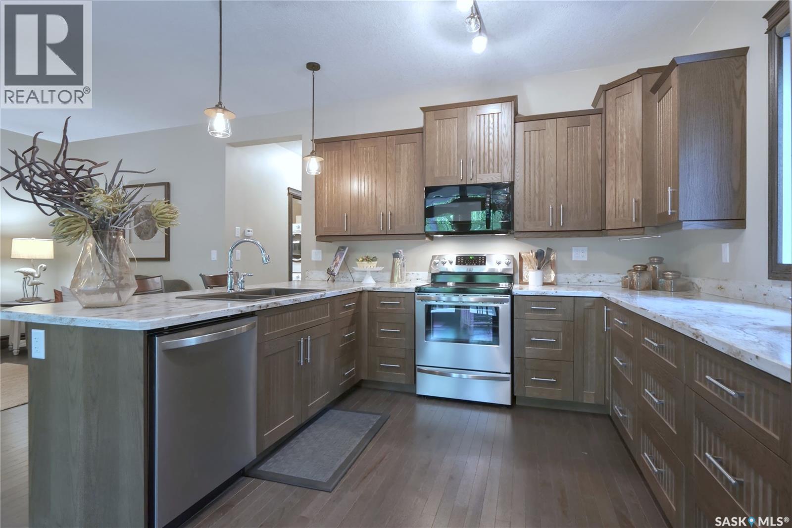 662 Valley Drive, South Lake, SK