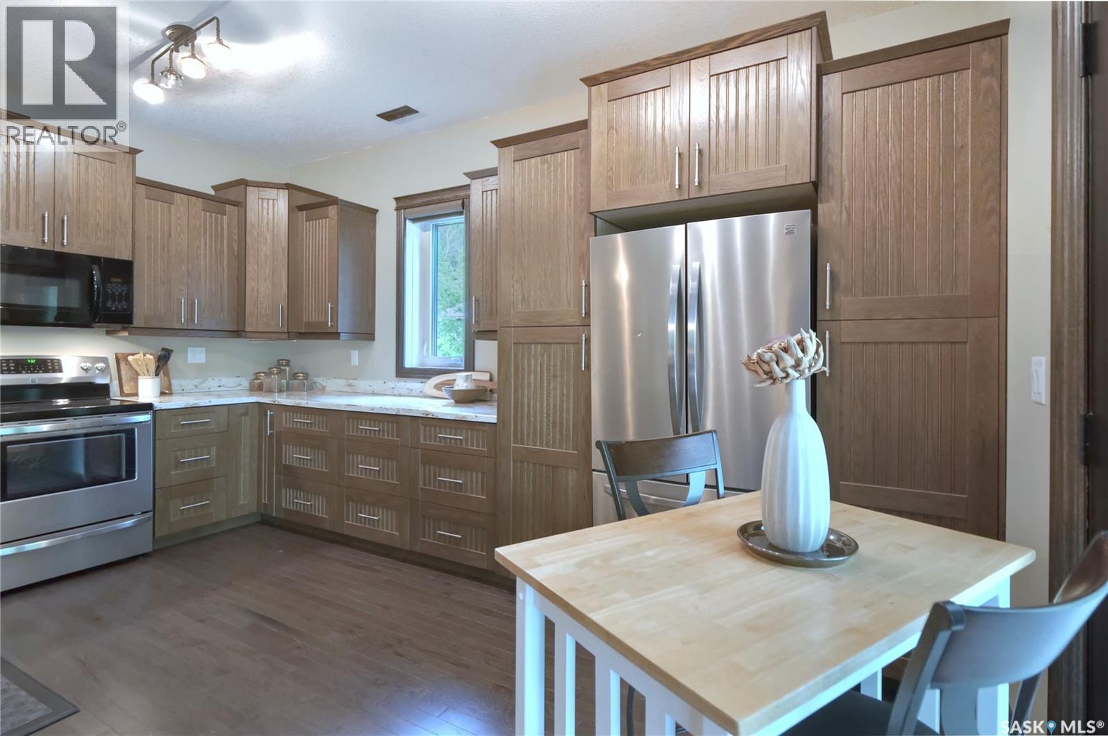 662 Valley Drive, South Lake, SK