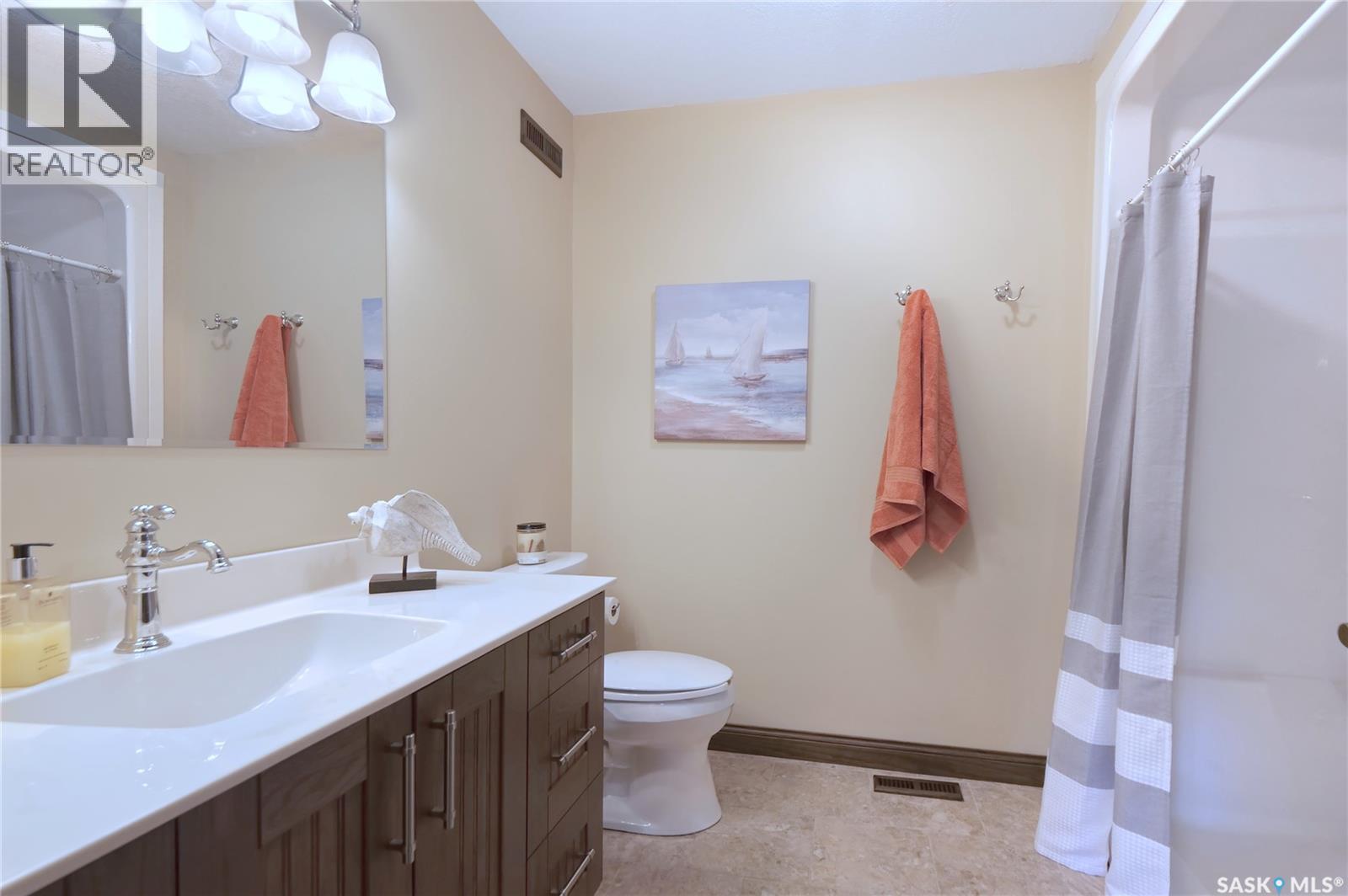 662 Valley Drive, South Lake, SK