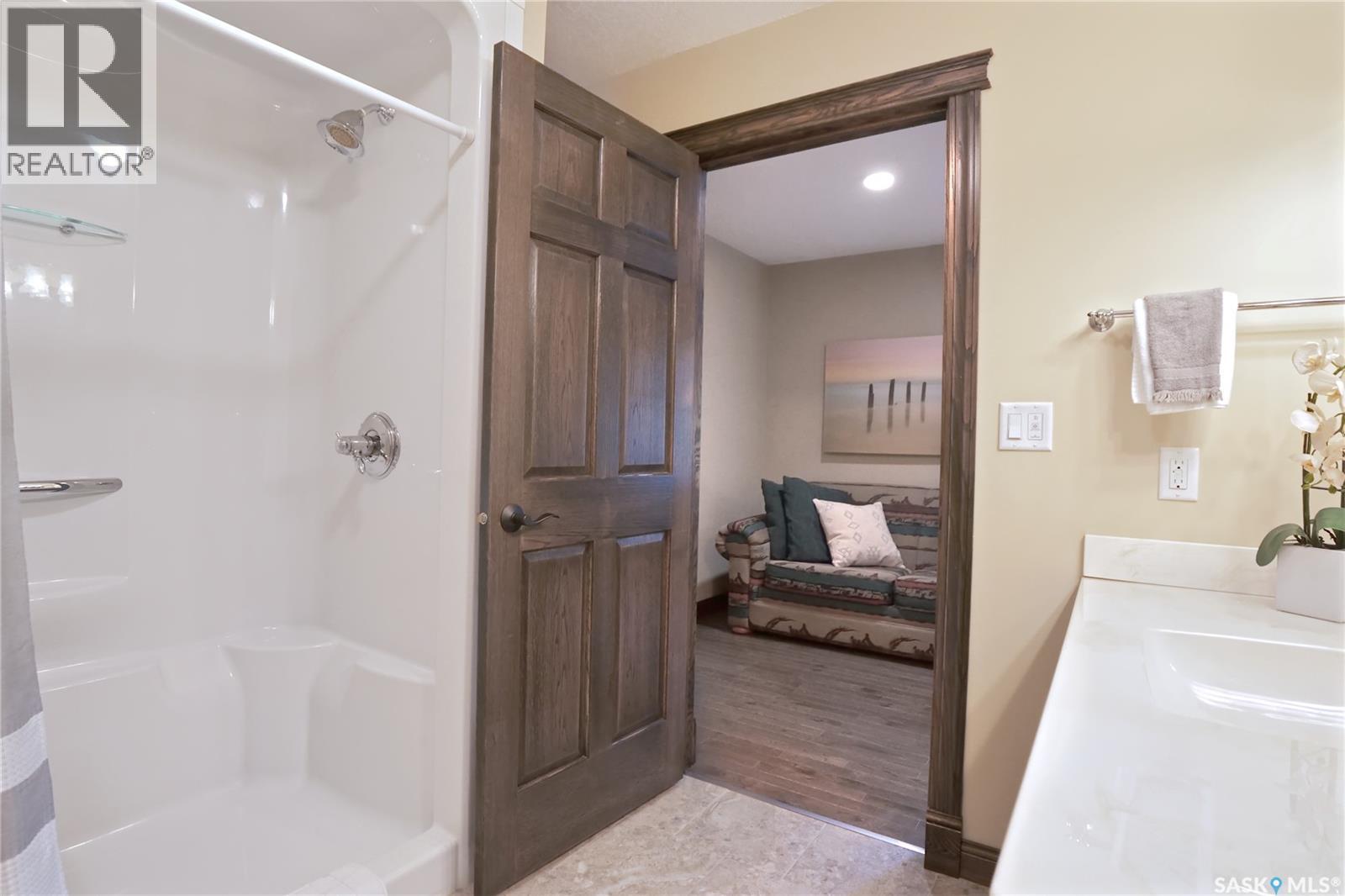662 Valley Drive, South Lake, SK