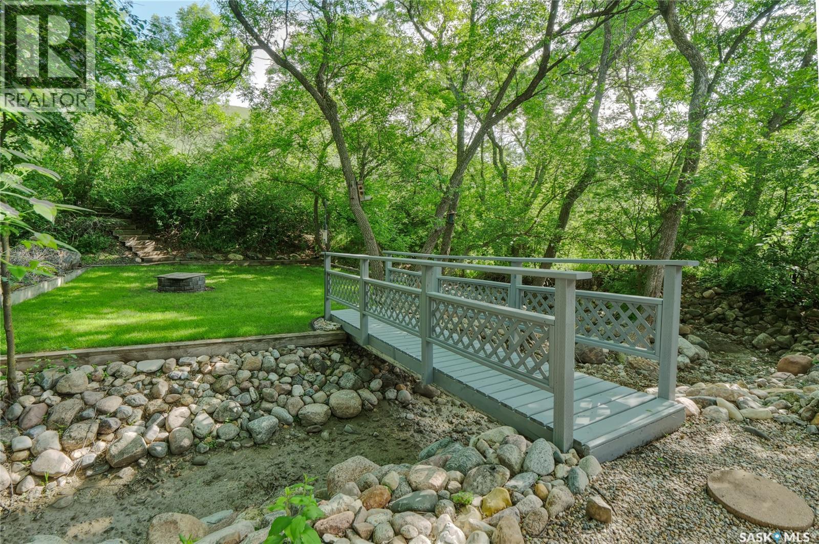 662 Valley Drive, South Lake, SK