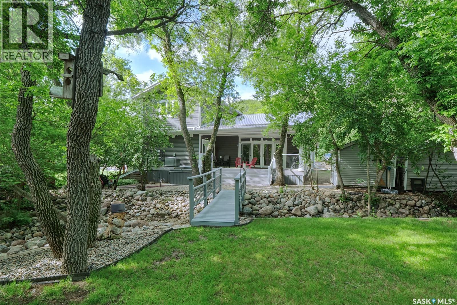 662 Valley Drive, South Lake, SK
