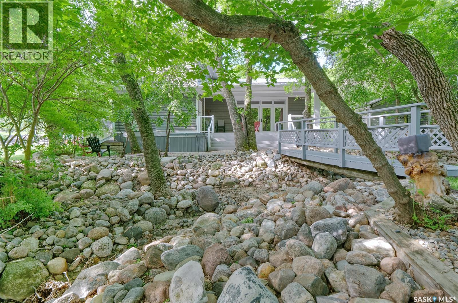 662 Valley Drive, South Lake, SK