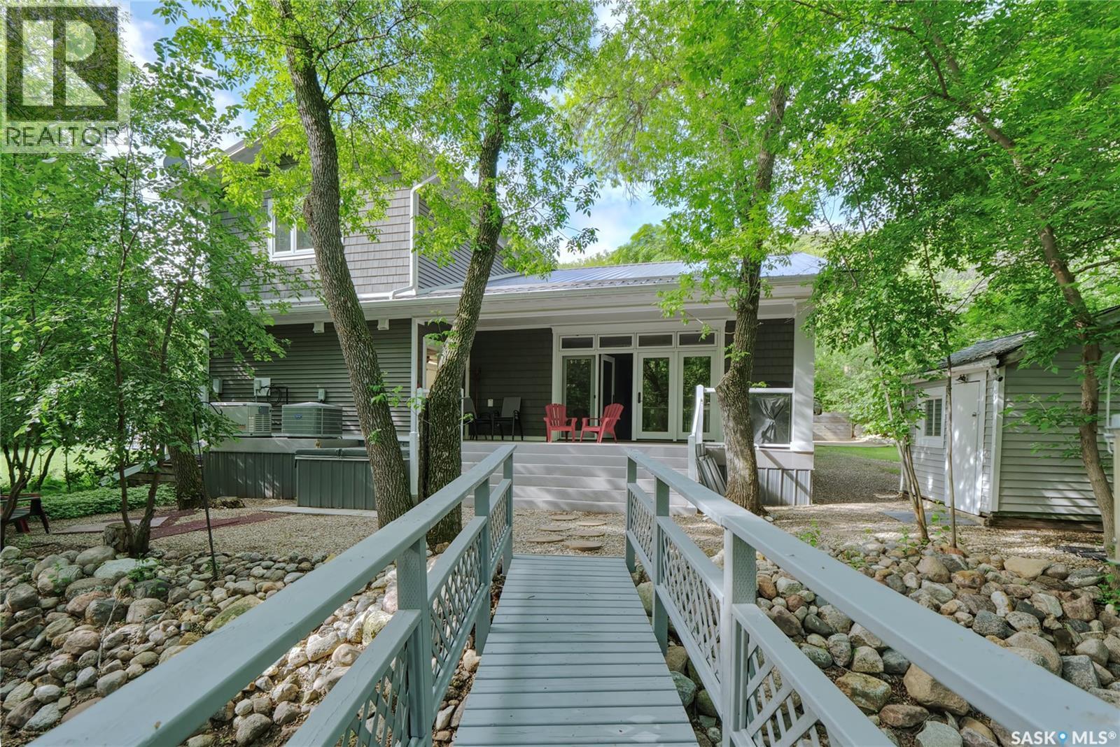 662 Valley Drive, South Lake, SK