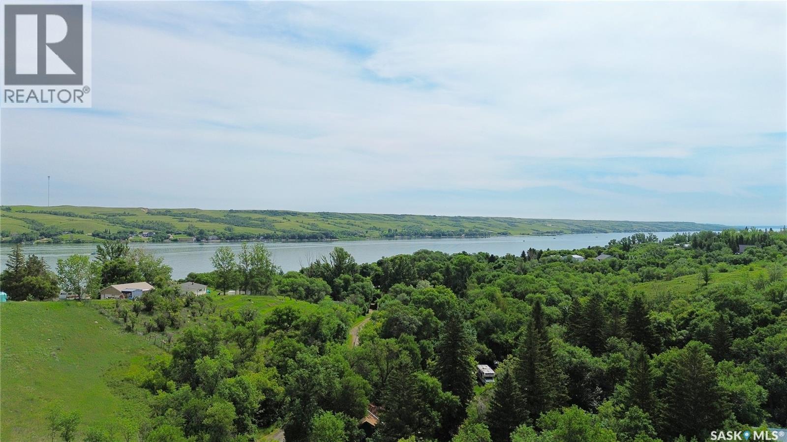 662 Valley Drive, South Lake, SK