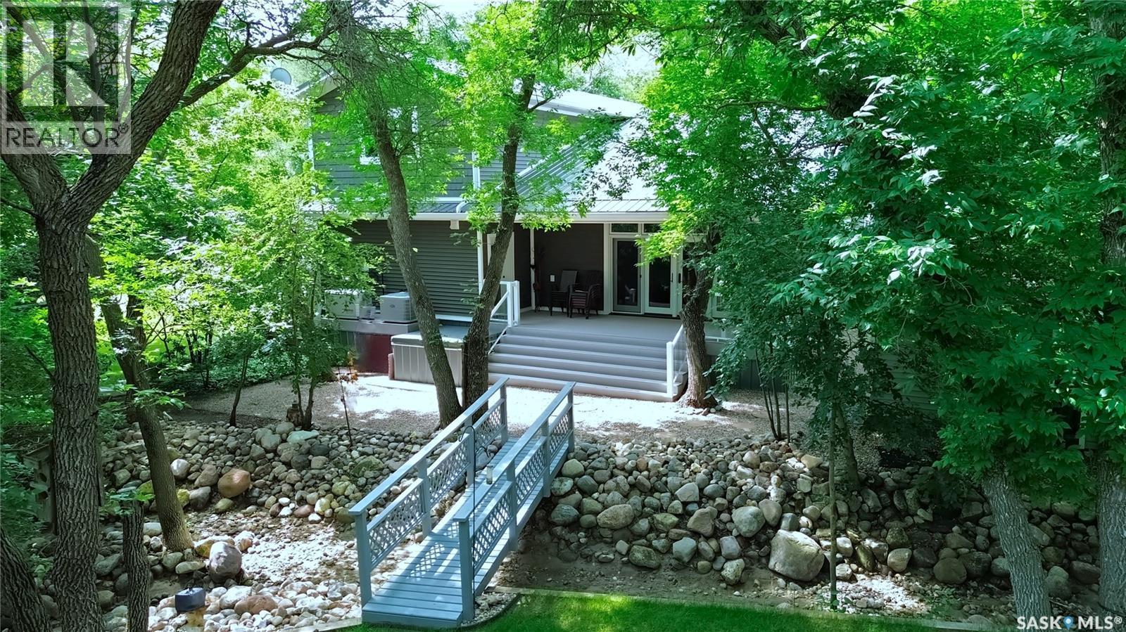 662 Valley Drive, South Lake, SK