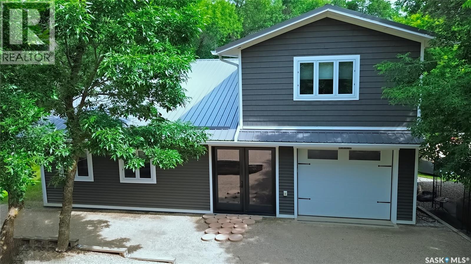 662 Valley Drive, South Lake, SK