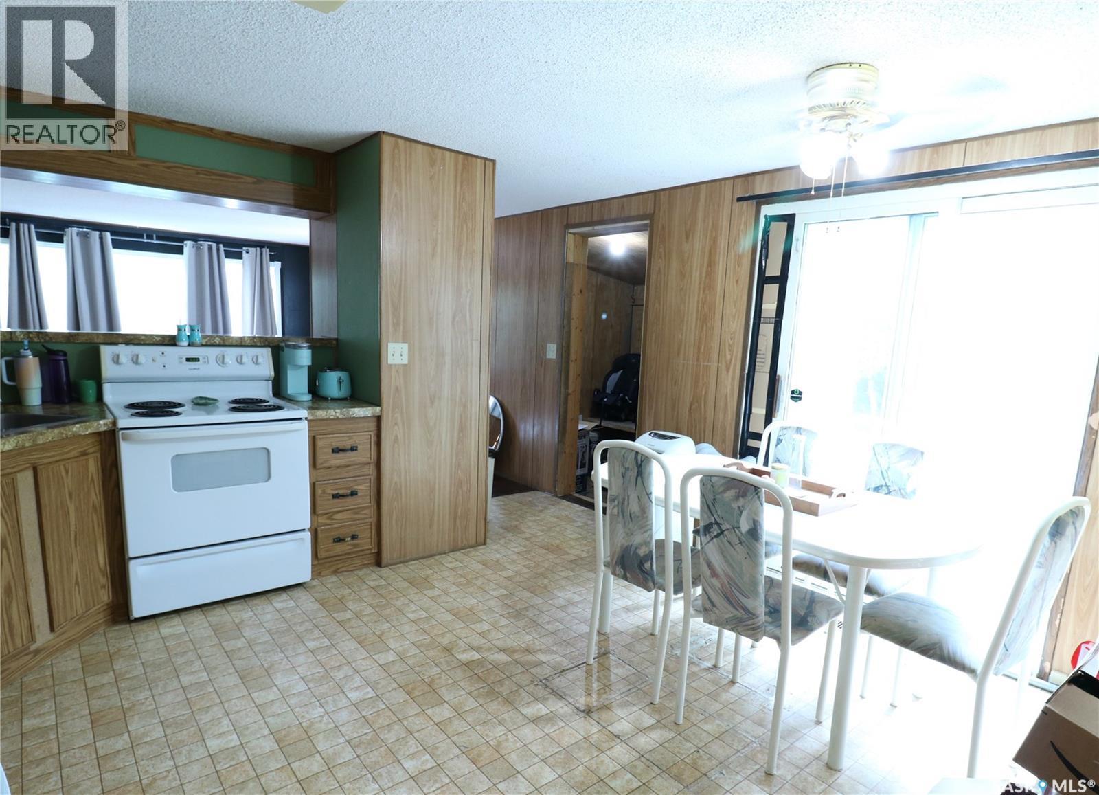 319 4Th Avenue, Kelliher, SK