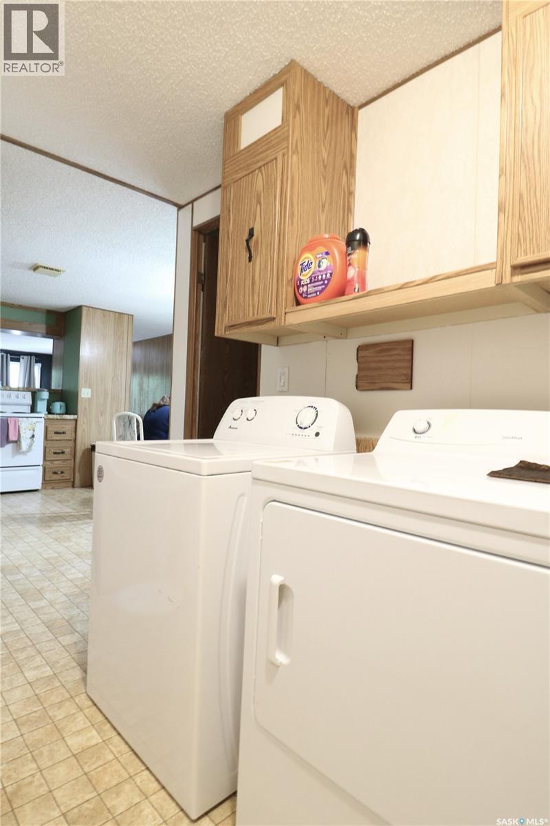 319 4Th Avenue, Kelliher, SK