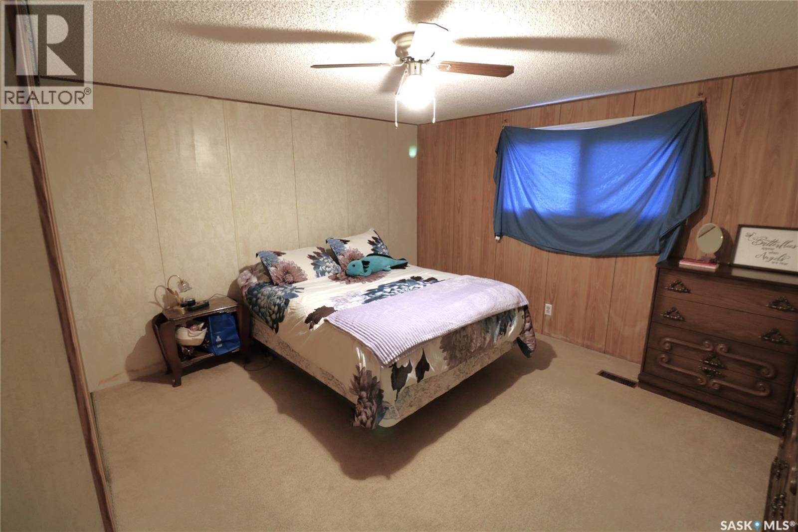 319 4Th Avenue, Kelliher, SK