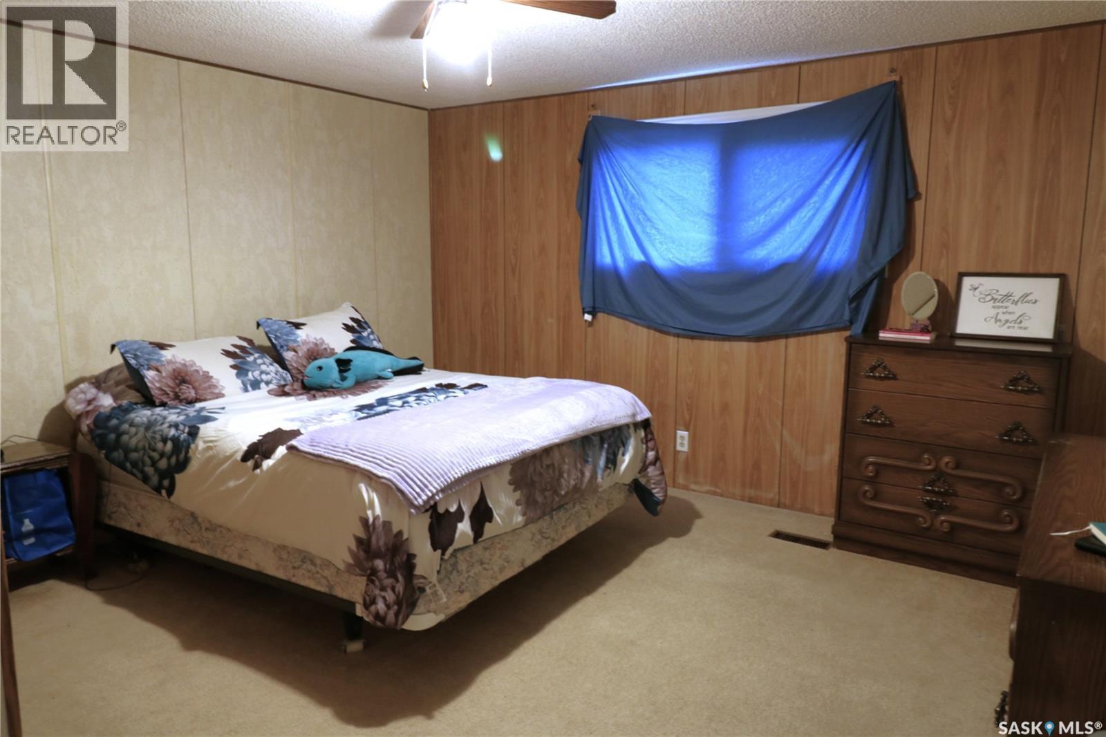 319 4Th Avenue, Kelliher, SK