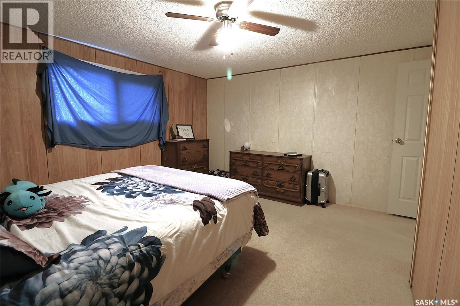 319 4Th Avenue, Kelliher, SK