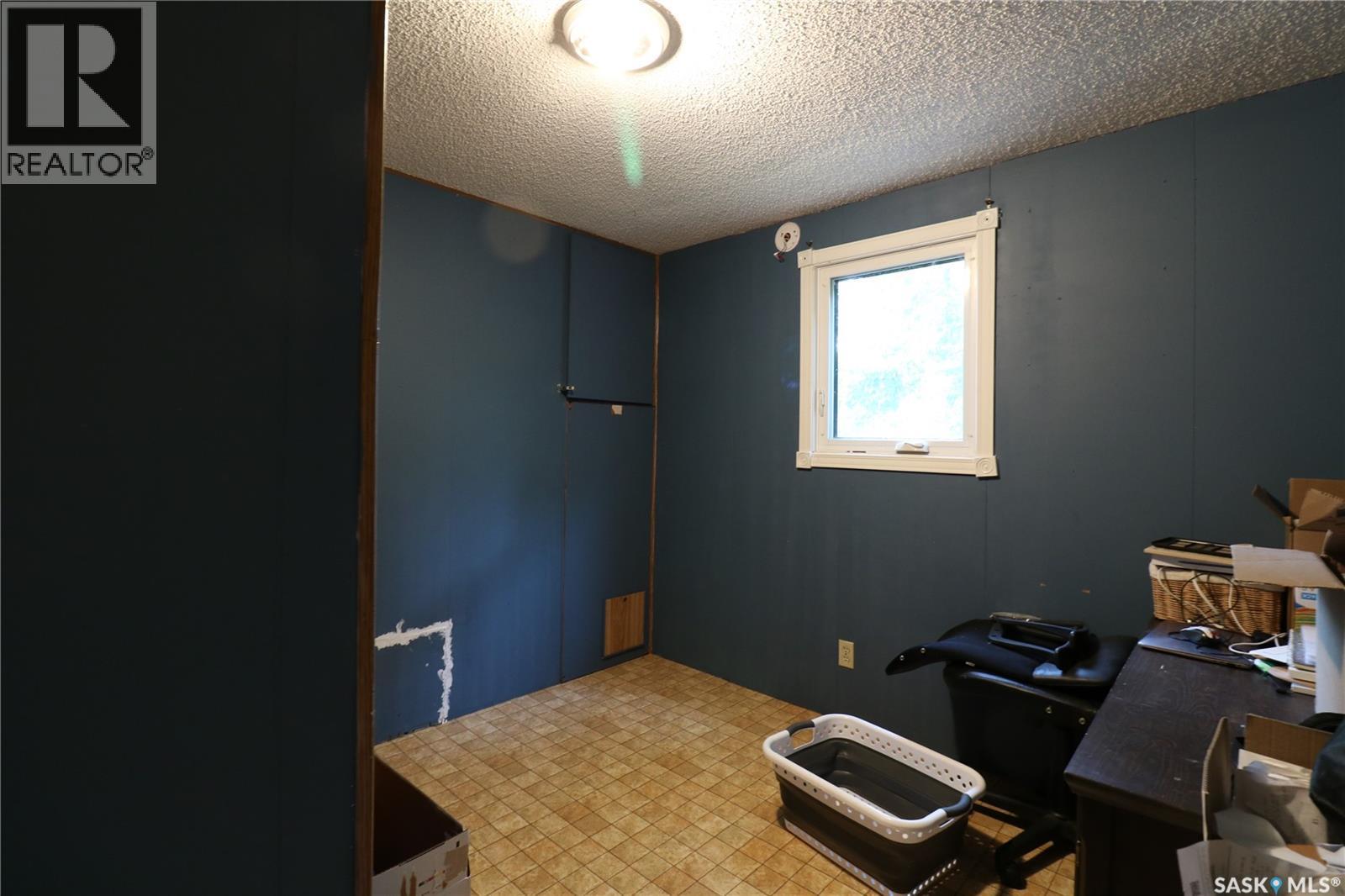 319 4Th Avenue, Kelliher, SK