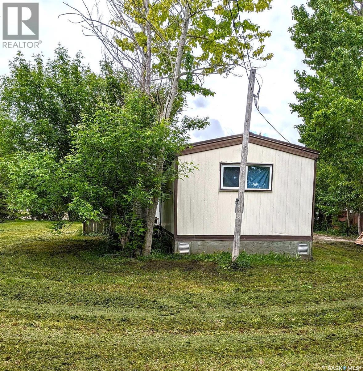 319 4Th Avenue, Kelliher, SK