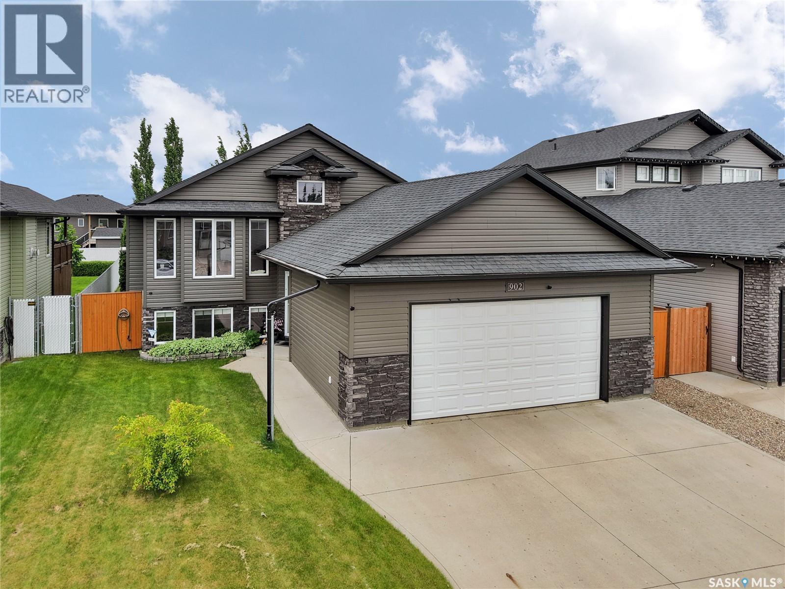 902 Stony Crescent, Martensville, SK