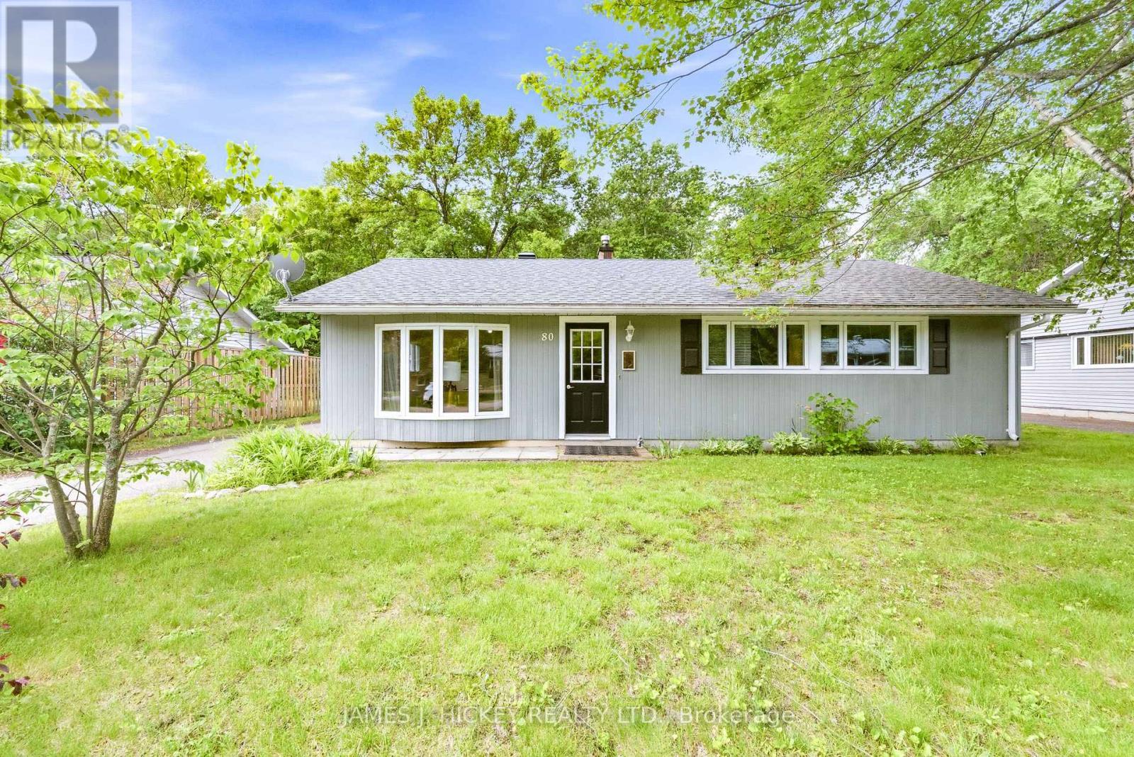 80 Beach Avenue, Deep River, ON
