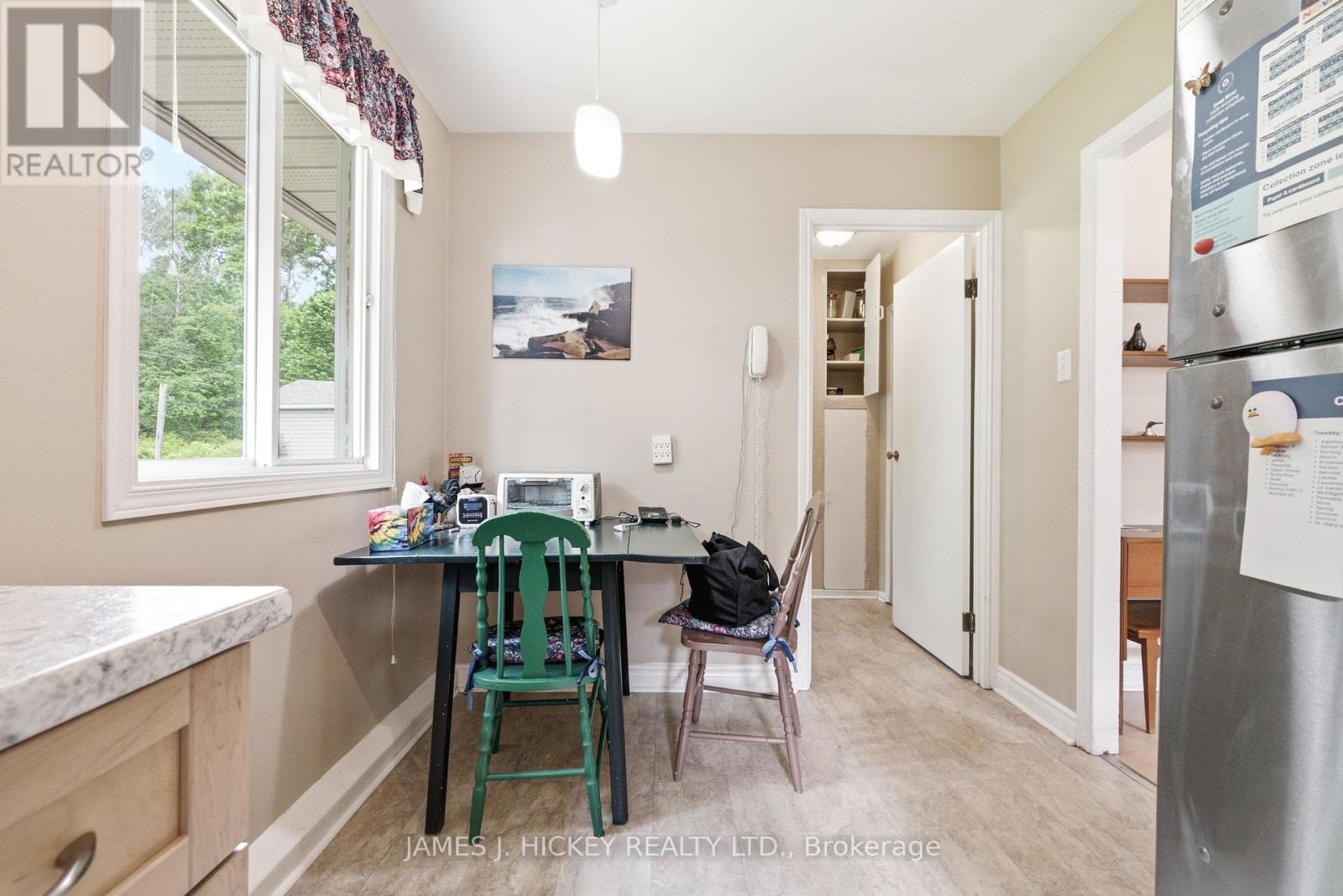 80 Beach Avenue, Deep River, ON