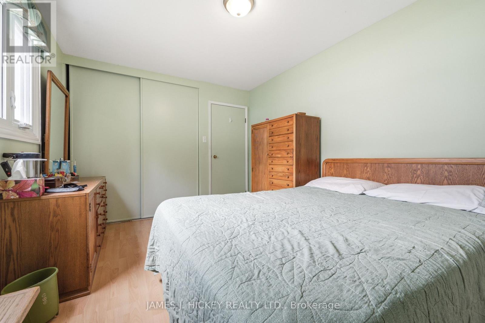 80 Beach Avenue, Deep River, ON