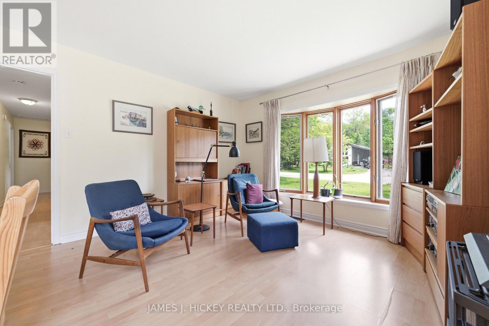 80 Beach Avenue, Deep River, ON