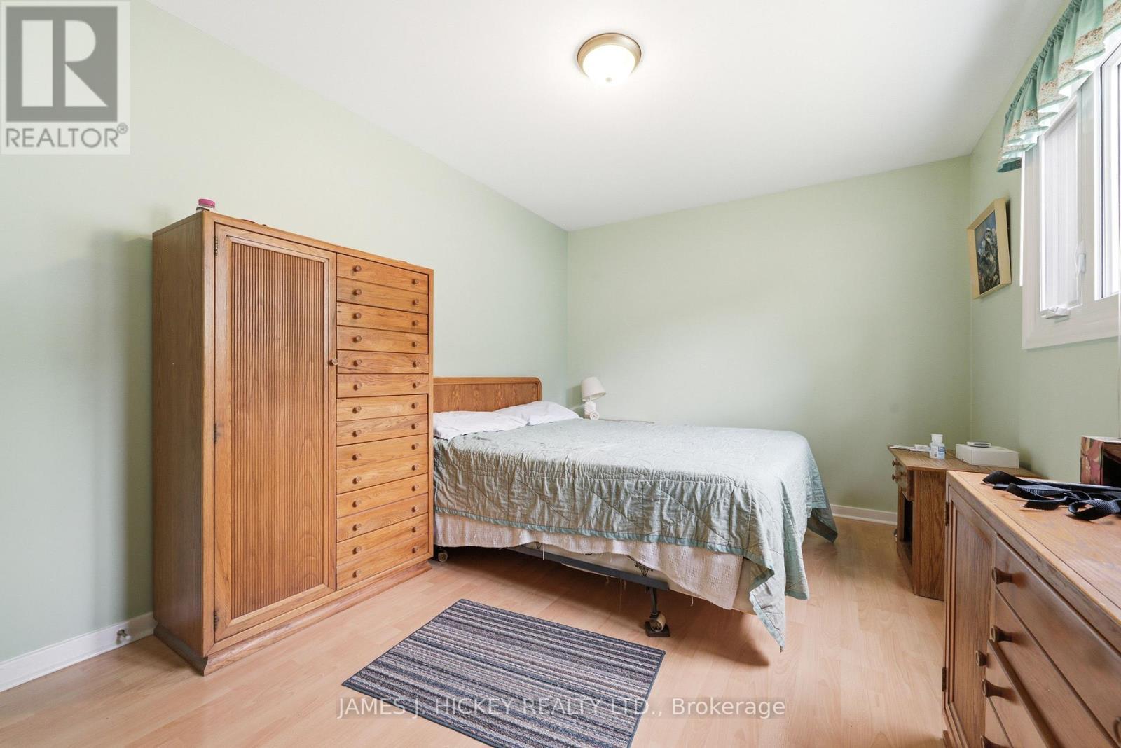 80 Beach Avenue, Deep River, ON