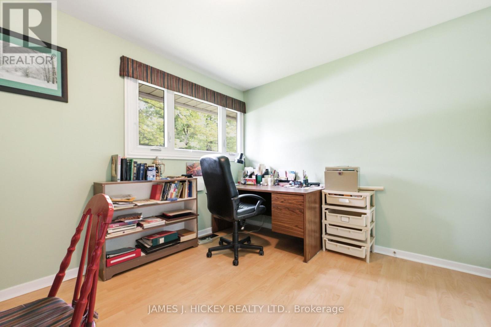 80 Beach Avenue, Deep River, ON