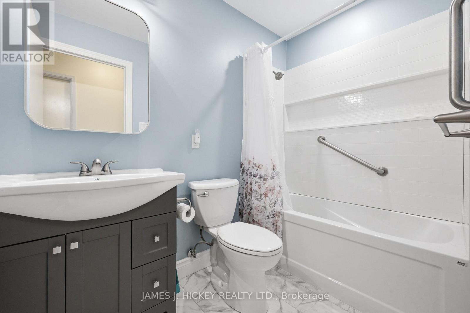 80 Beach Avenue, Deep River, ON