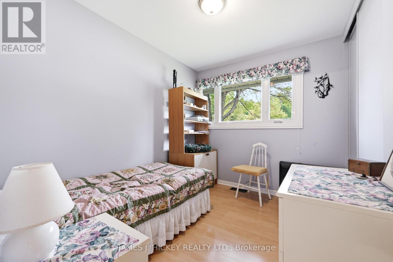 80 Beach Avenue, Deep River, ON