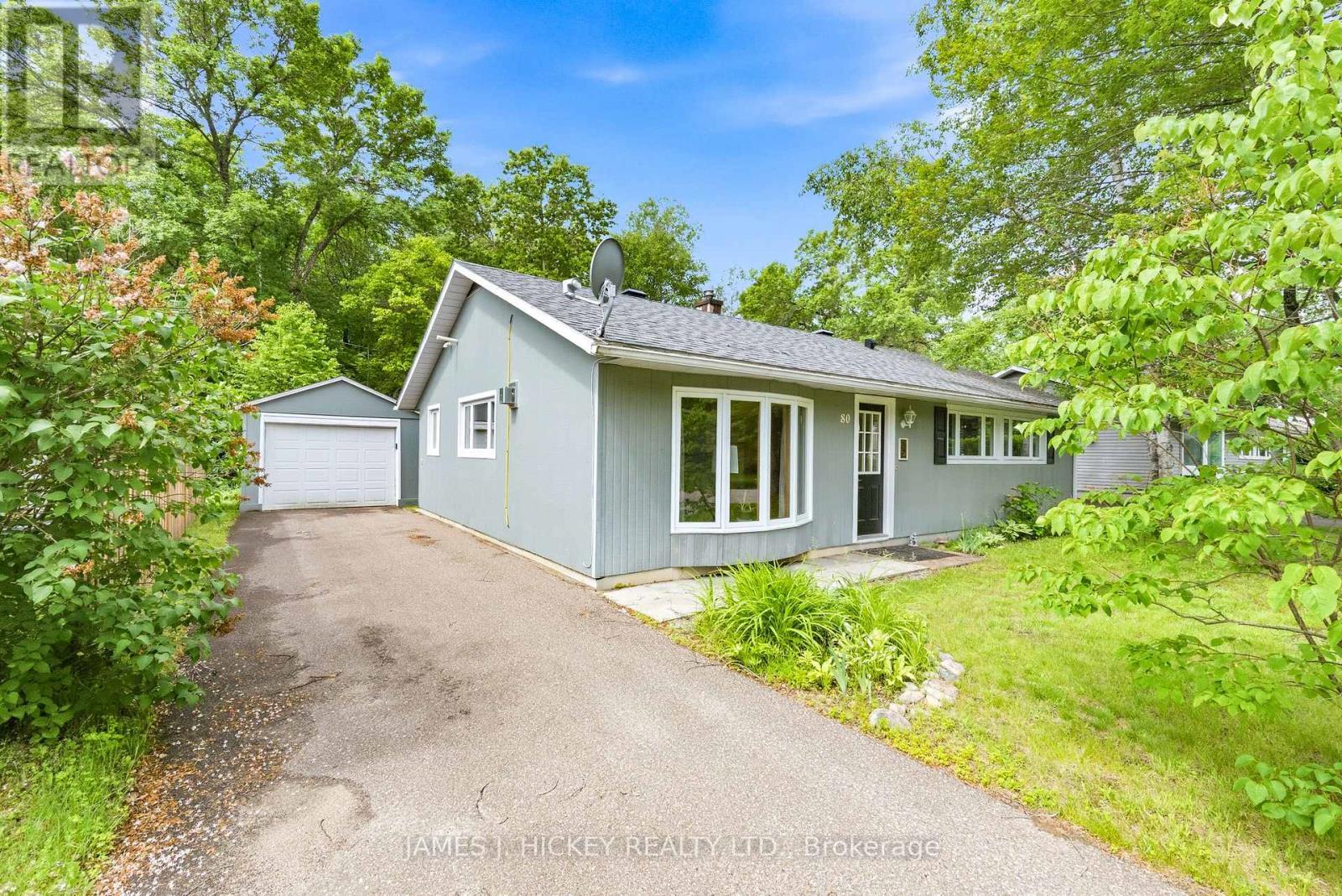 80 Beach Avenue, Deep River, ON