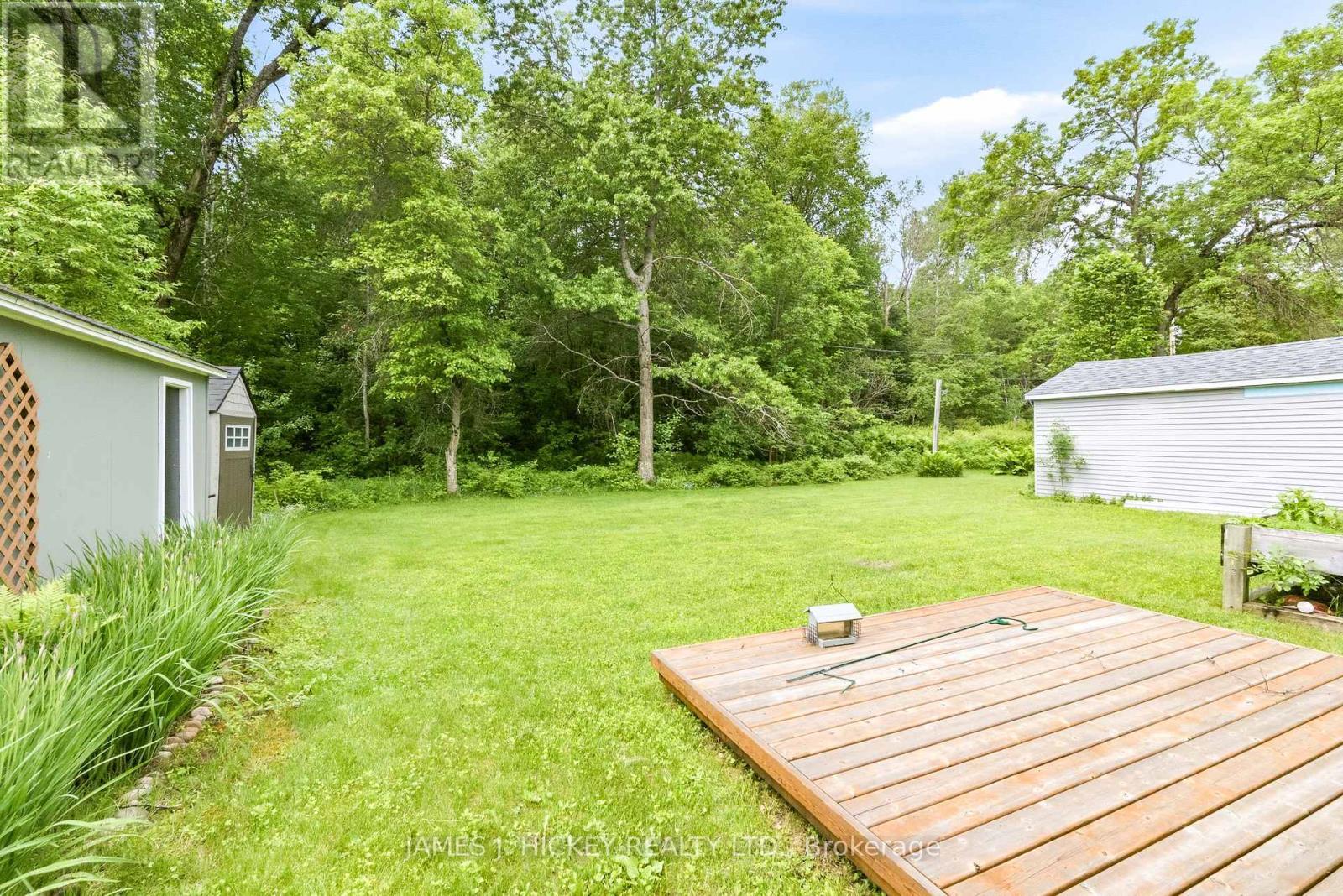 80 Beach Avenue, Deep River, ON